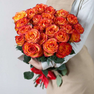 25 оранжевых роз